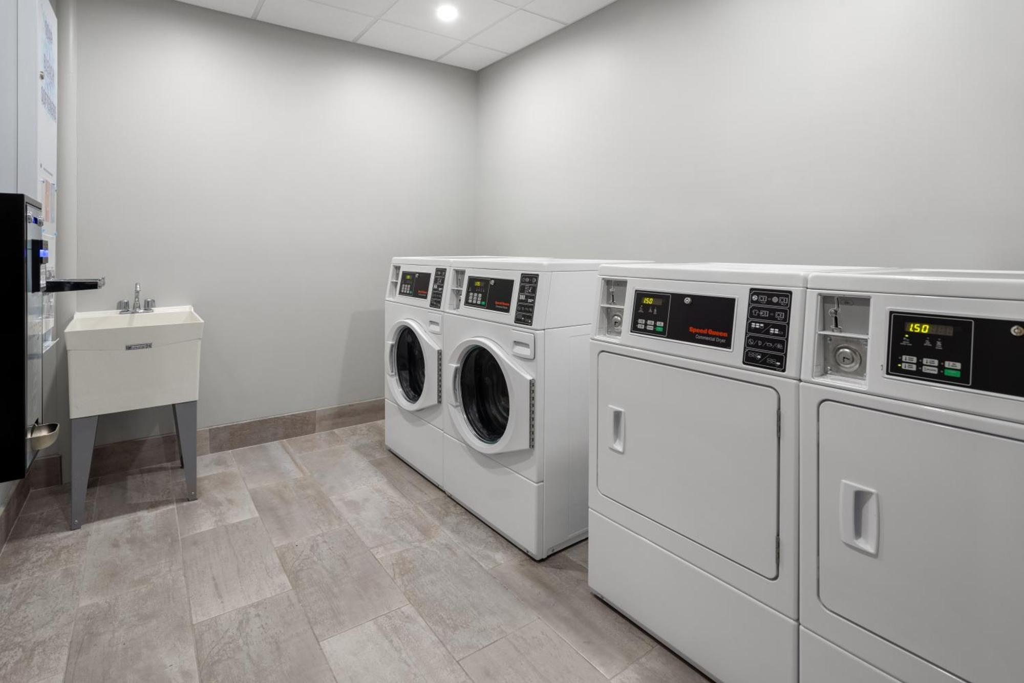 Hawthorn Extended Stay By Wyndham Williston Burlington Buitenkant foto